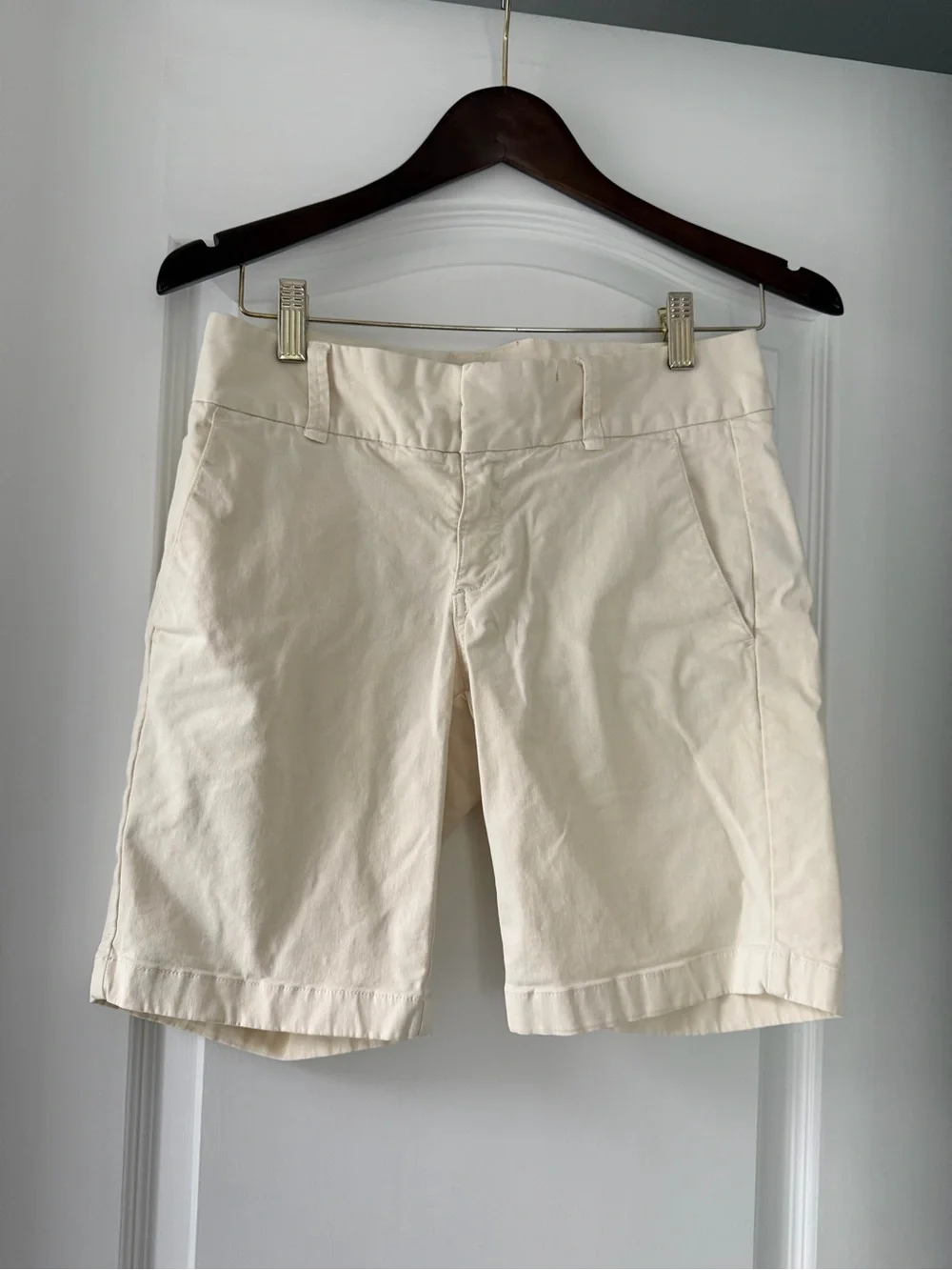 J.Crew Andie Chino Shorts Size 2 Ivory Stretch Cotton High Rise